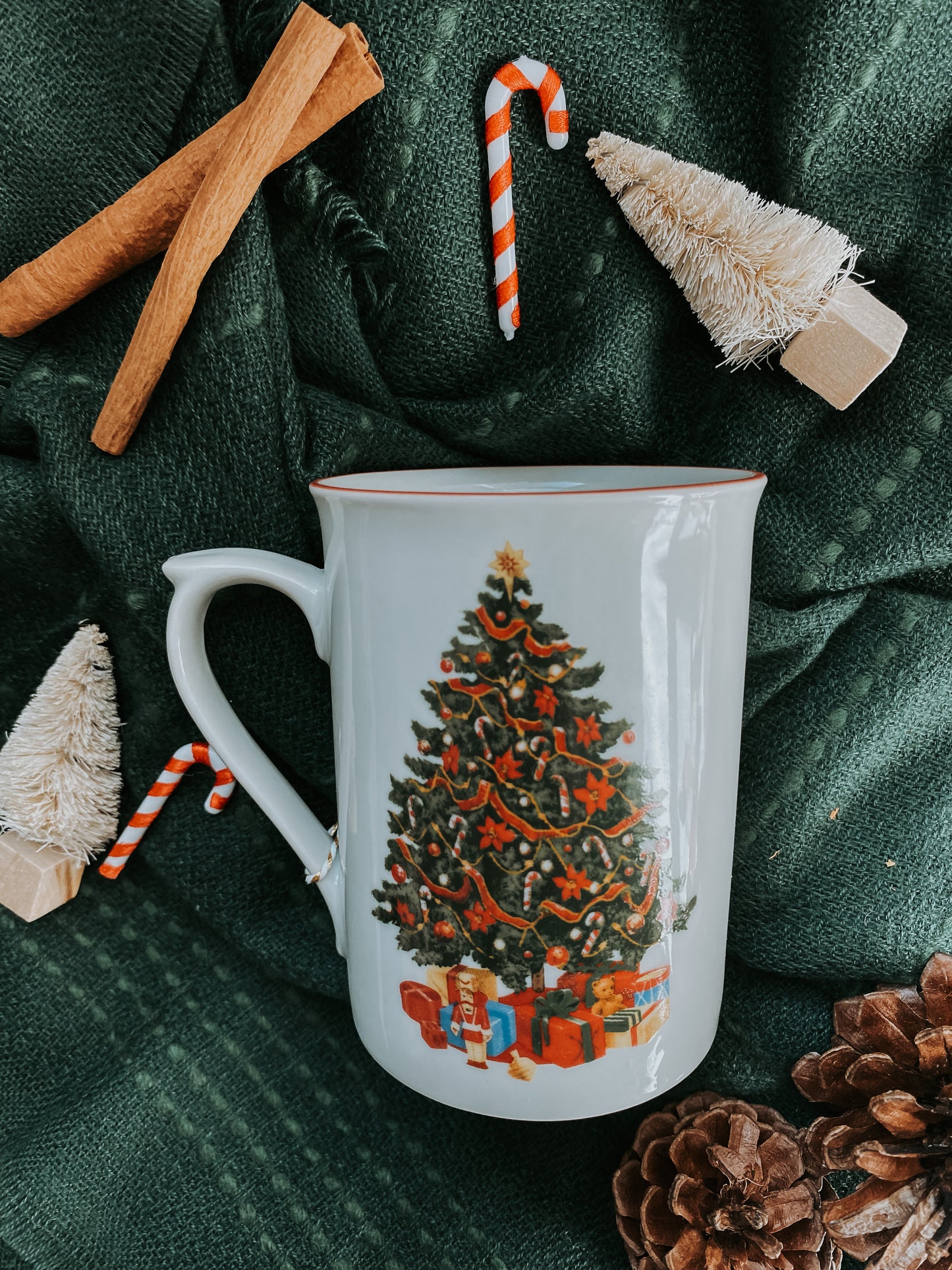 CHRISTMAS COLLECTION CANDLE