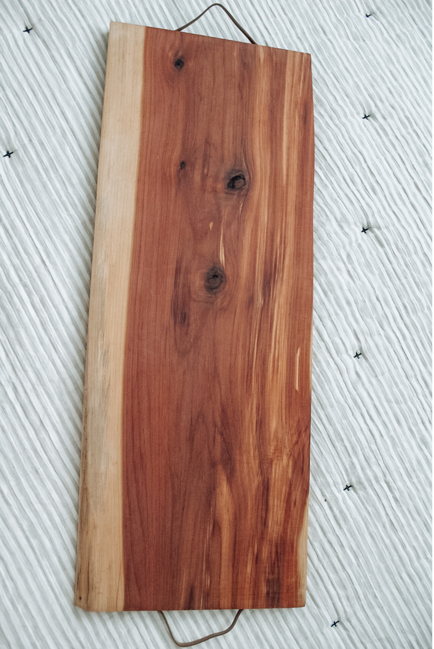 LIVE EDGE CEDARWOOD SERVING TRAY